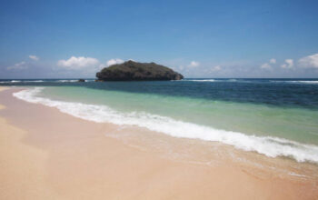 Wisata Pantai Gunungkidul: 7 Destinasi Cantik yang Wajib Dikunjungi